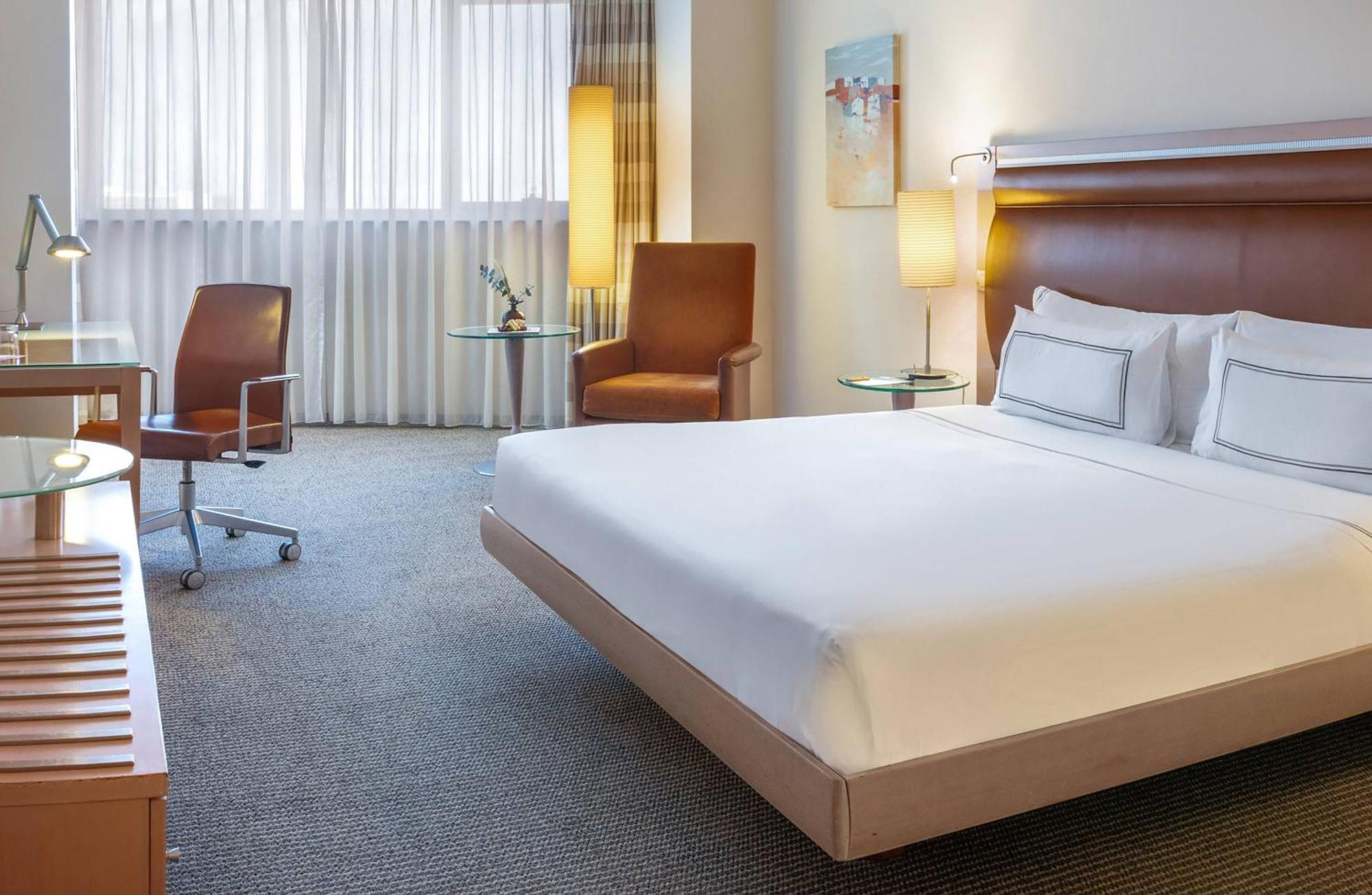 Melia Room King Bed,1765586628:JPEG