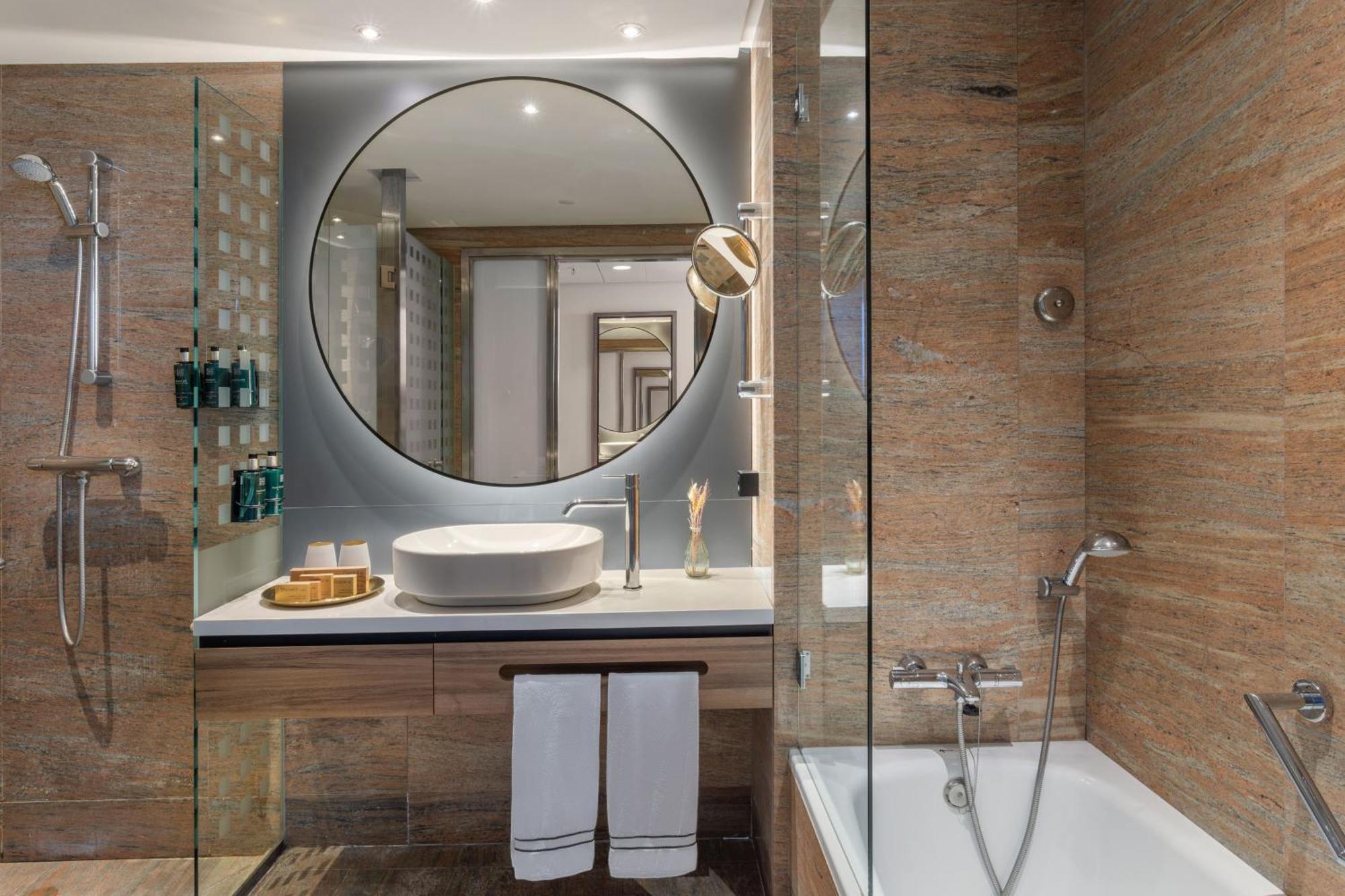 Grand Suite Familiar The Level