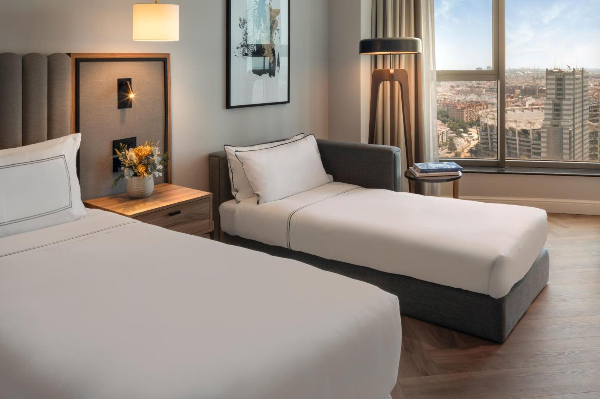 Grand Suite Familiar The Level